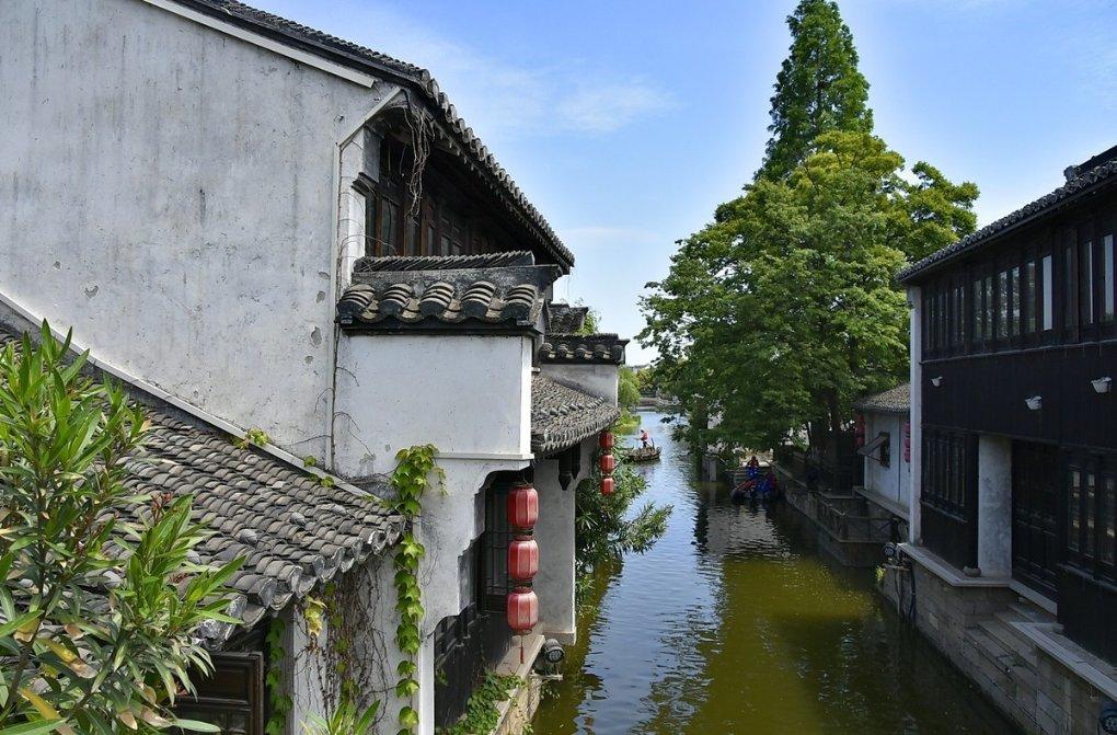 崴脚后，觉得脚踝有点儿涨，走多了路感觉很累游戏画面